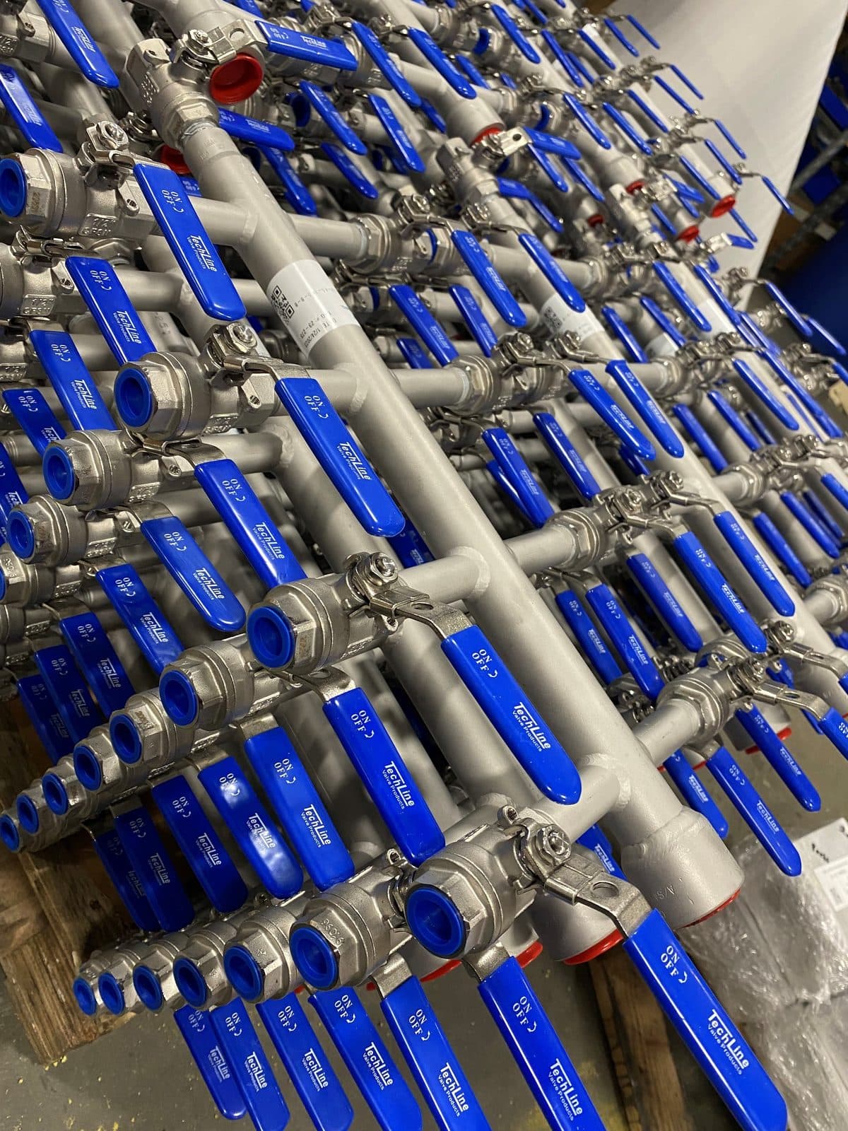 TechLine instrument air distribution manifold